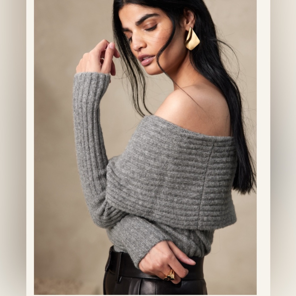 Banana Republic PLUME OFF-SHOULDER SWEATER TOP